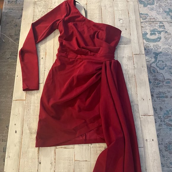 Windsor - Emily One-Shoulder Pleated Asymmetric Mini Dress- Burgundy-NWT - Picture 3 of 5